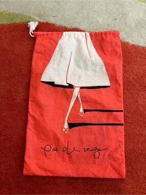 Red 'Pas de rouge' Drawstring Linen Bag